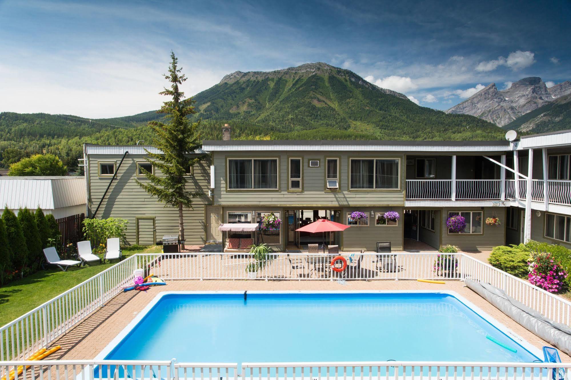 Powder Mountain Lodge Fernie Exterior photo