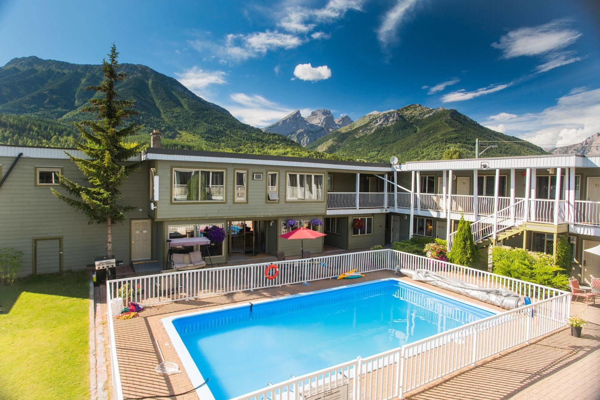 Powder Mountain Lodge Fernie Exterior photo